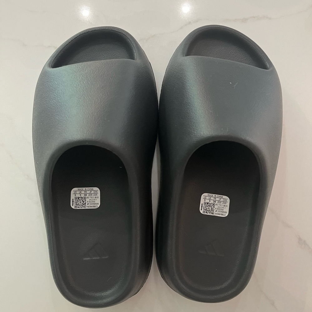 Adidas Yeezy Slides Slate Gray